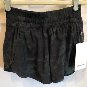Lululemon Camo Tracker Short Size 4